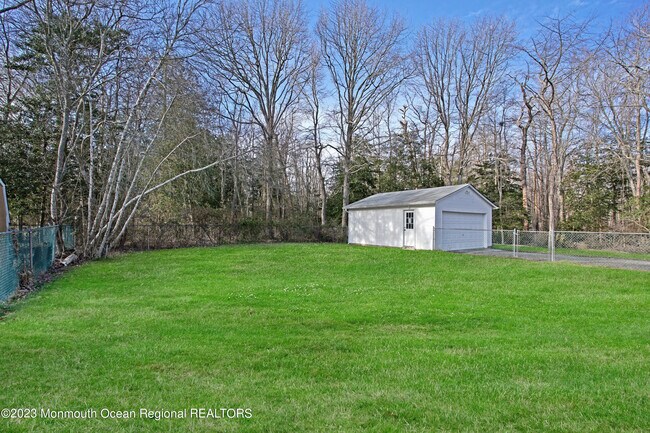 Building Photo - 300 Hurley Ave