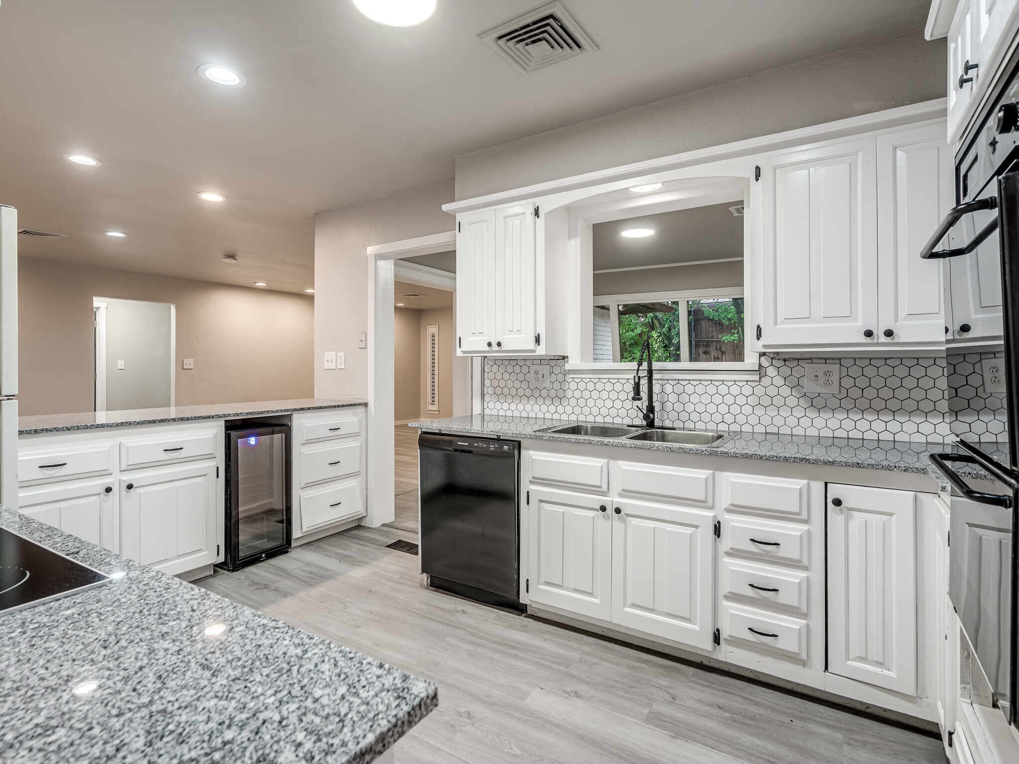 Building Photo - 12136 Thorn Ridge Rd