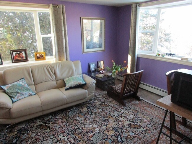 Building Photo - 479 Crafts St