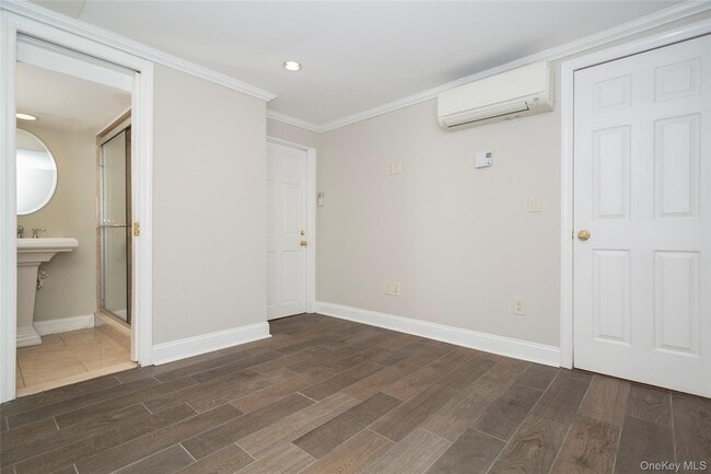 Building Photo - 309 Milbank Ave