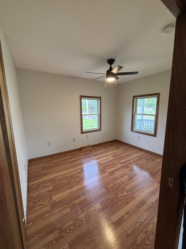 Building Photo - 58 Riverview Ave