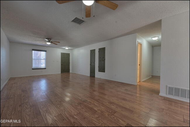 Building Photo - 6177 Snowy River Pl