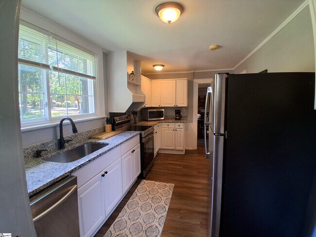 Building Photo - 506 Pinckney St