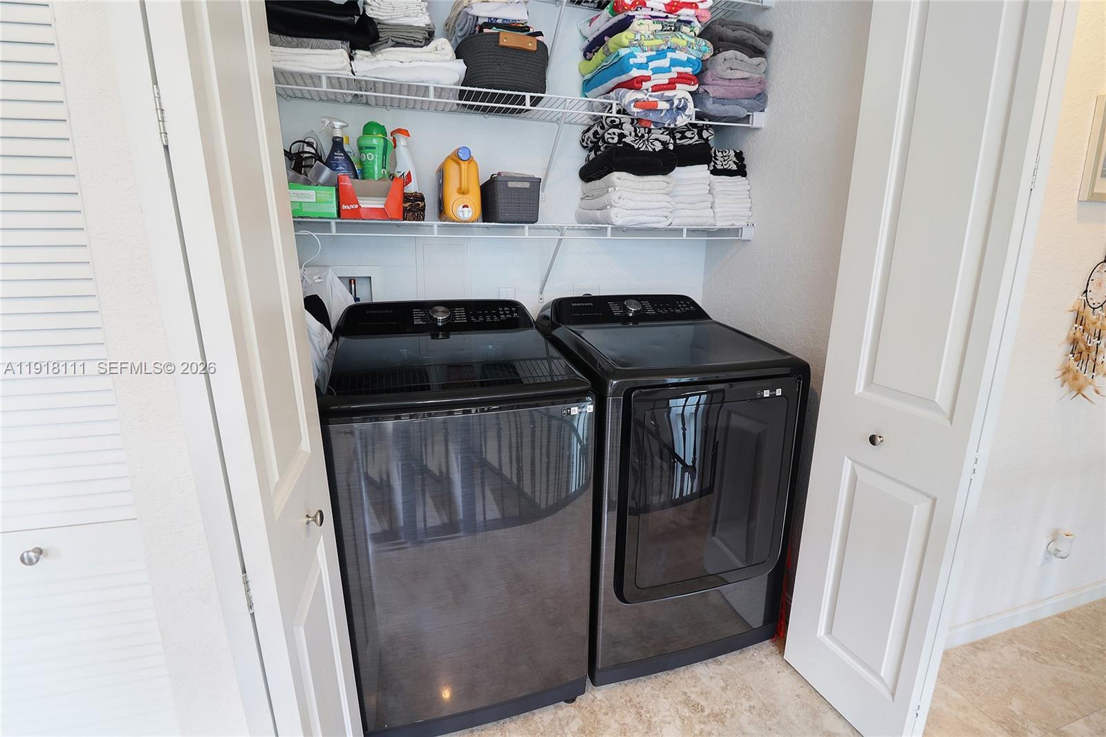 Building Photo - 601 NE 11th Ave