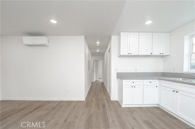 Building Photo - 250 E 79th St