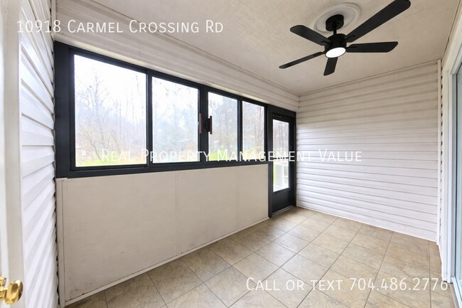 Building Photo - 10918 Carmel Crossing Rd