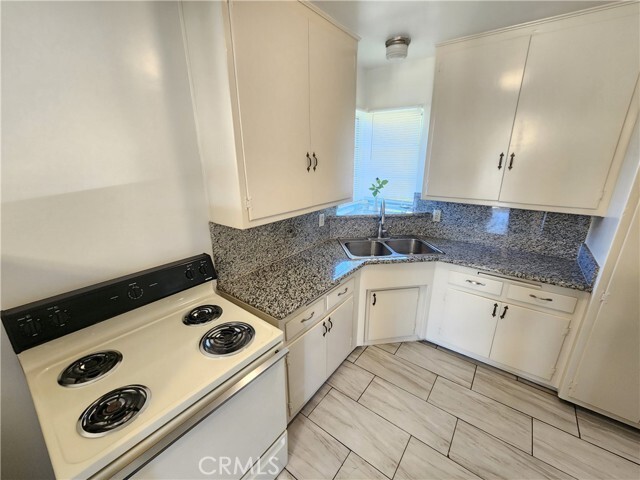 Building Photo - 21 W Newman Ave