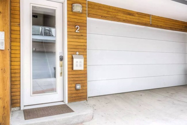 Building Photo - 2215 W 32nd Ave