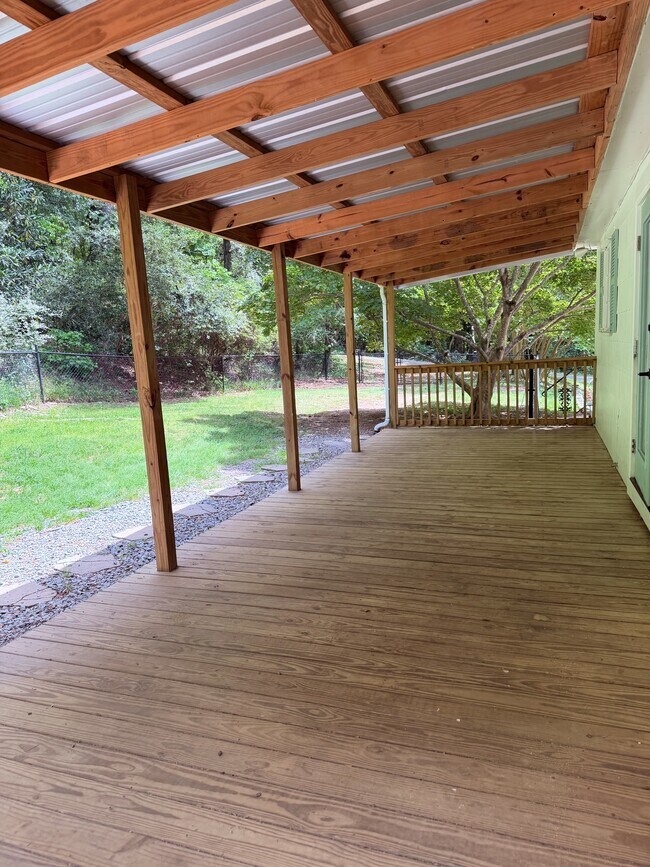 Building Photo - 13 Brookside Dr