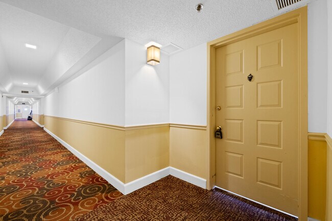 Building Photo - 105 Lake Emerald Dr