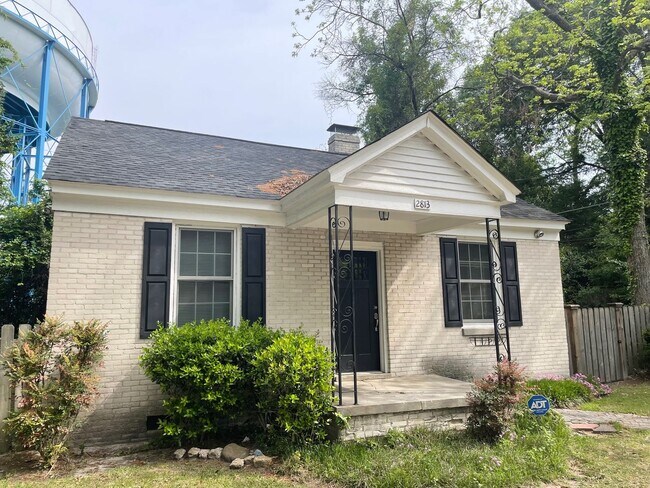 Building Photo - Stand Alone Cottage