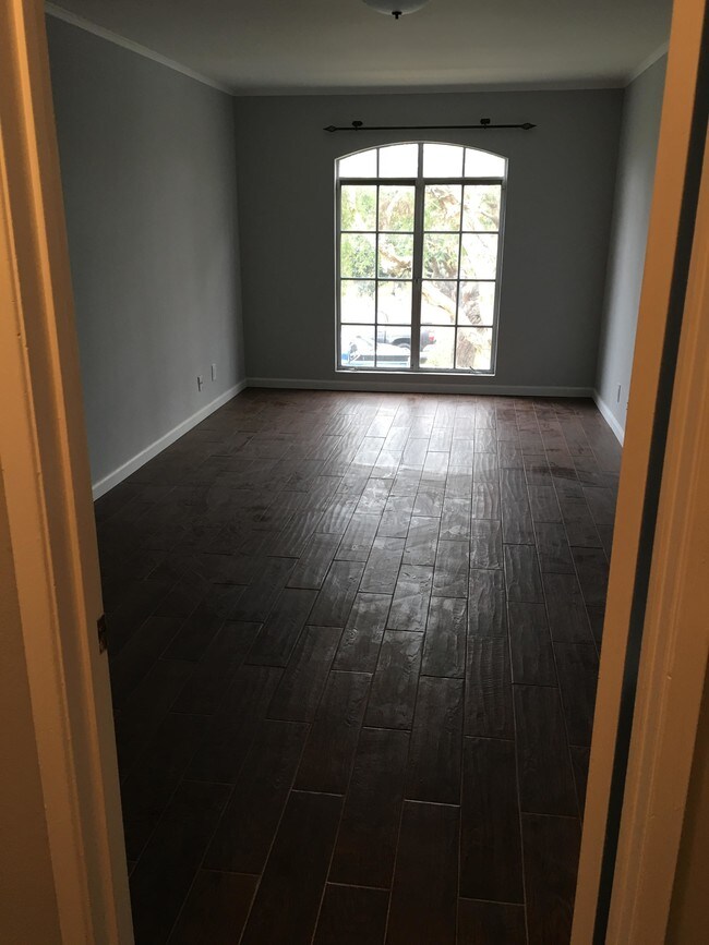 Building Photo - 500 Cagney Ln