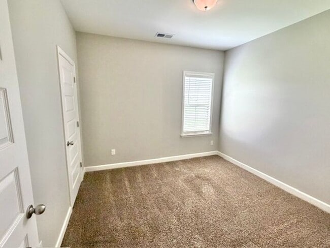Building Photo - Now Leasing In Somerville!