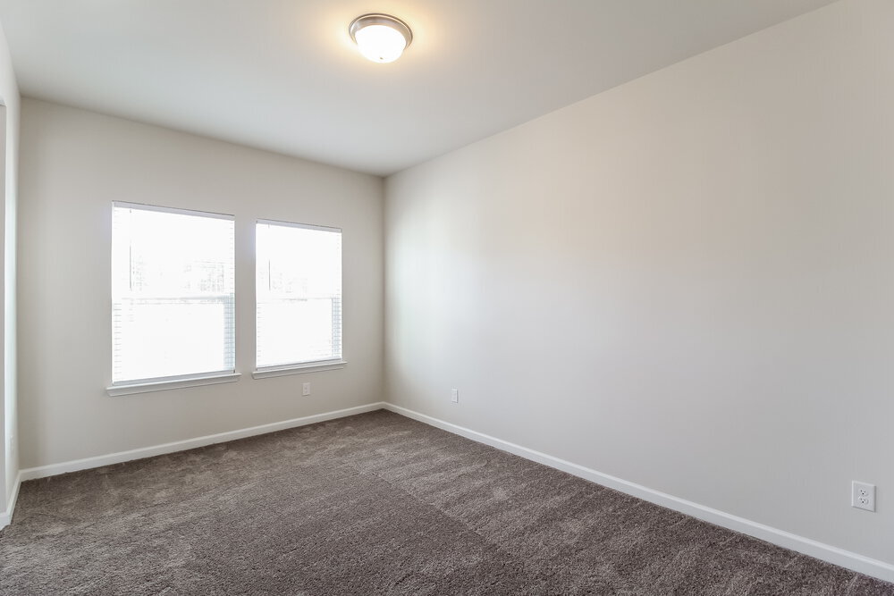 Building Photo - 730 Sara Mdw Rd