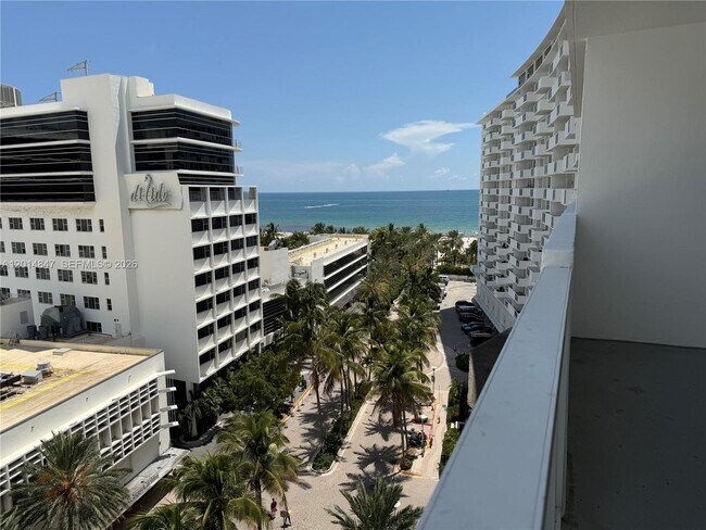 Building Photo - 100 Lincoln Rd