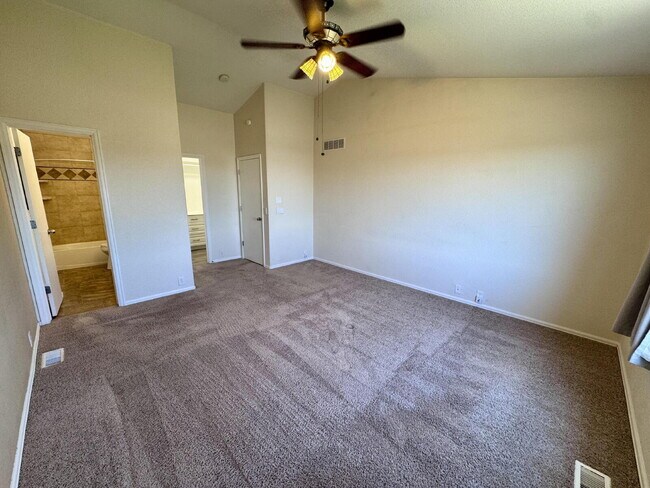 Building Photo - 11260 Jersey Way