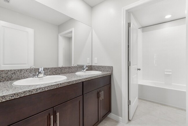 Building Photo - LIKE NEW 5 Bedroom Home for RENT in Touchstone!