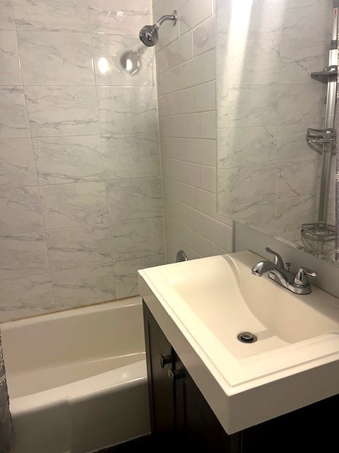 Building Photo - 9240 Seymour Ave