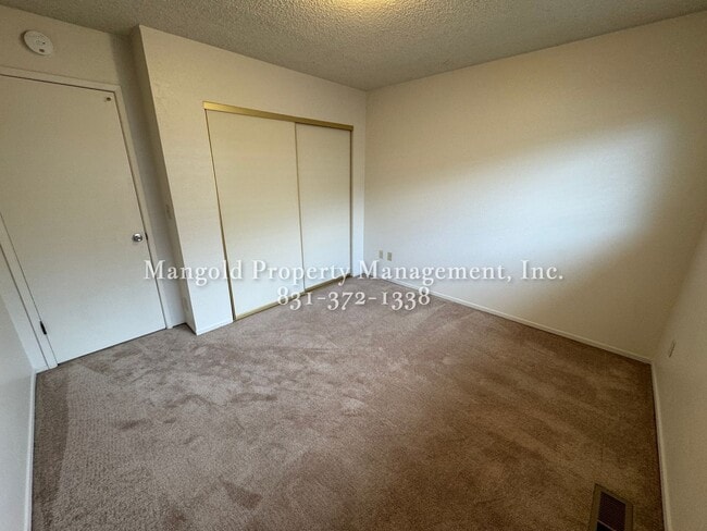 Building Photo - Remodeled 4BR Home with Bonus Room, Fireplace, Yard & 2-Car Garage