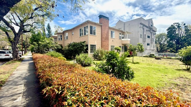 Building Photo - 1700 Don Carlos Ave