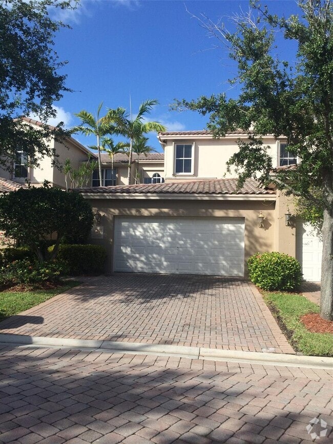 Building Photo - 886 Spinnaker Dr W