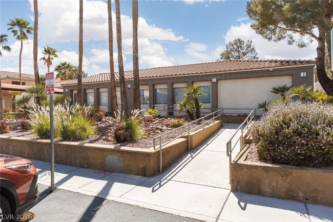 Building Photo - 3151 N Soaring Gulls Dr