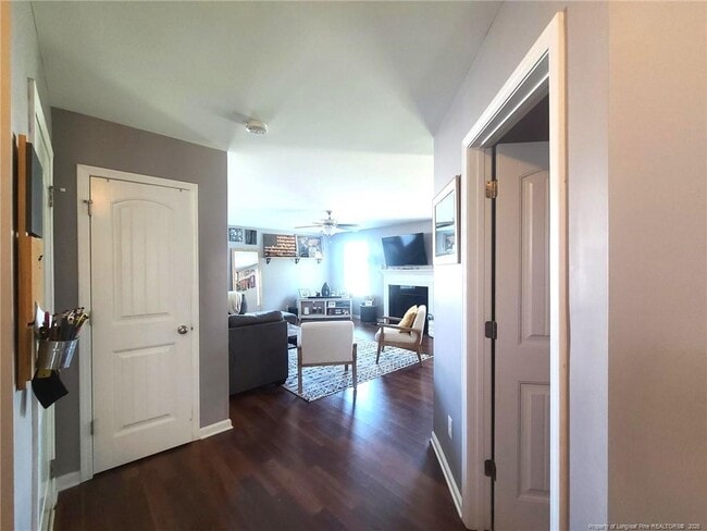 Building Photo - 139 Spillburg Ct
