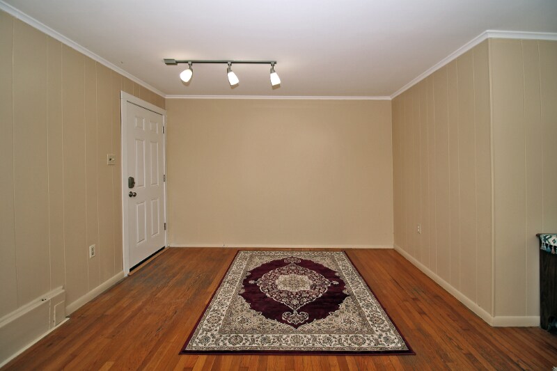 Building Photo - 322 Hays Rd