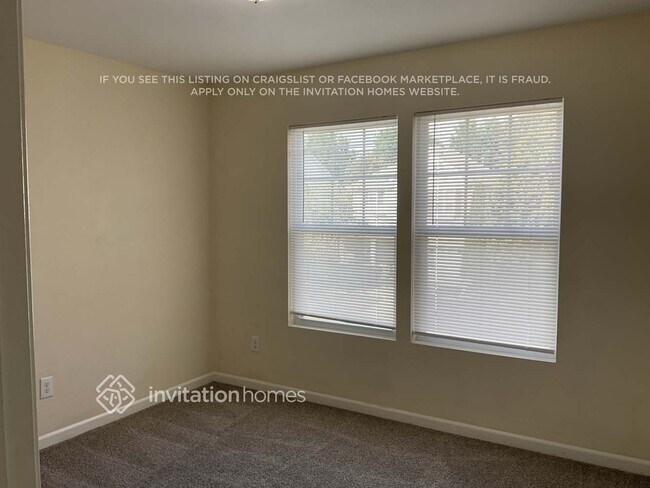 Building Photo - 1052 Sapphire Dr