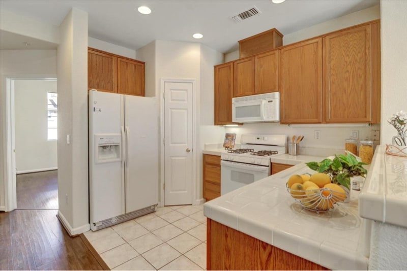 Building Photo - 22657 Town Dr