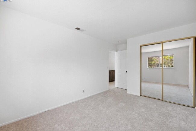 Building Photo - 1733 Magnolia Cir