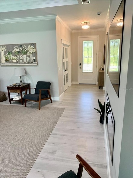 Building Photo - 2129 Lorraine Dr