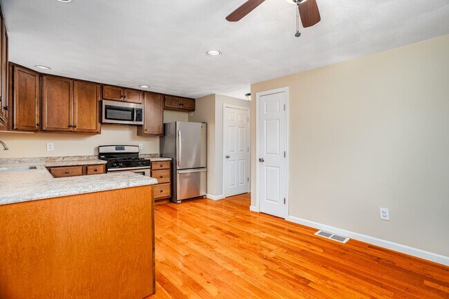 Building Photo - 6 Samantha Ln