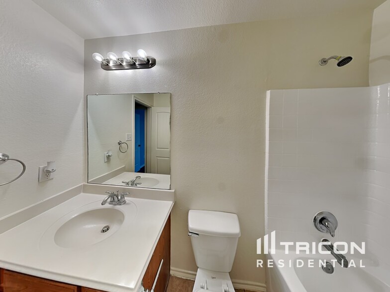 Building Photo - 739 Lentisco Dr