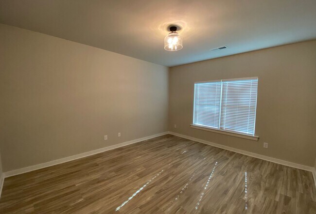 Building Photo - Home for Rent in Jemison, AL!