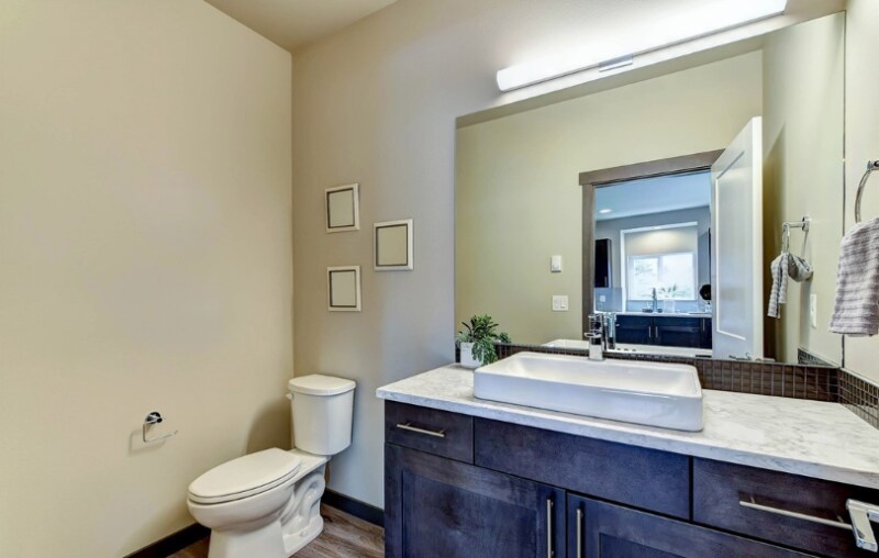 Building Photo - 14920 Manor Way