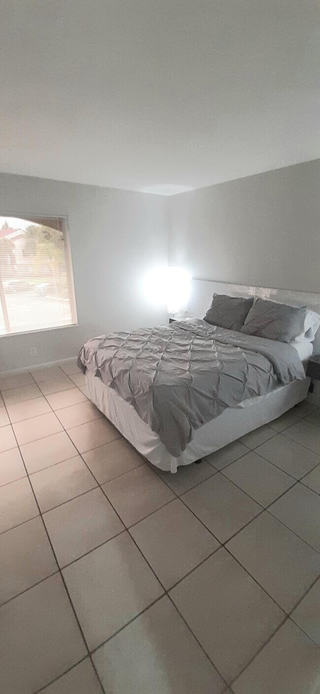 Building Photo - 815 Boynton Beach Blvd