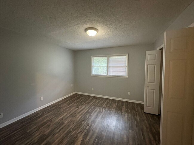 Building Photo - 131 Wall St