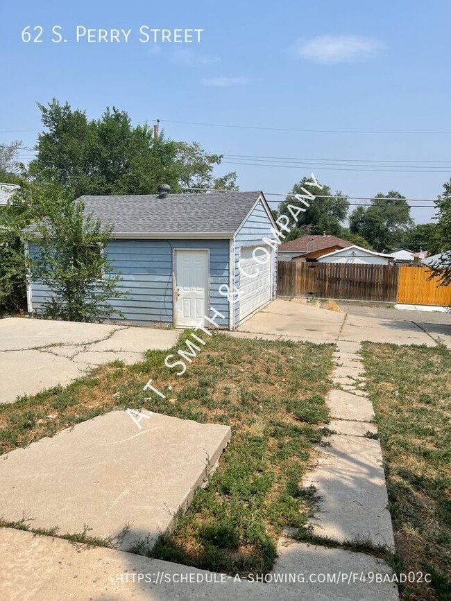 Building Photo - Light and Bright Home Available -- HALF MO...