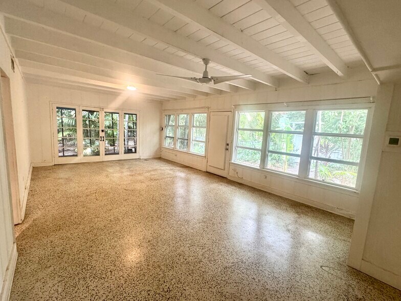 Building Photo - 5958 SW 60th St