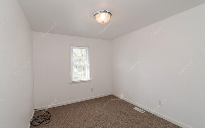 Building Photo - 3202 1st Ave