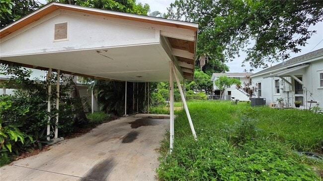 Building Photo - 606 Orange Ave