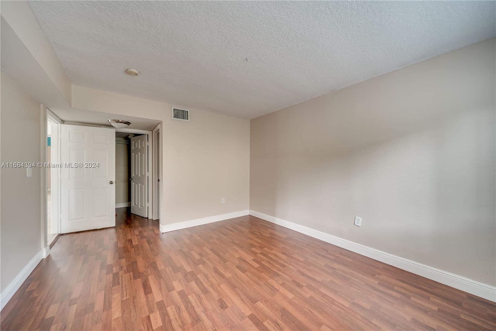 Building Photo - 6235 SW 47th Mnr