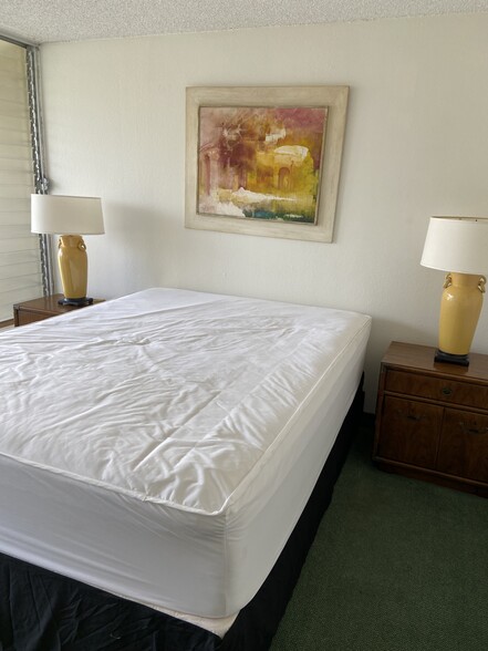 Building Photo - 445 Seaside Ave