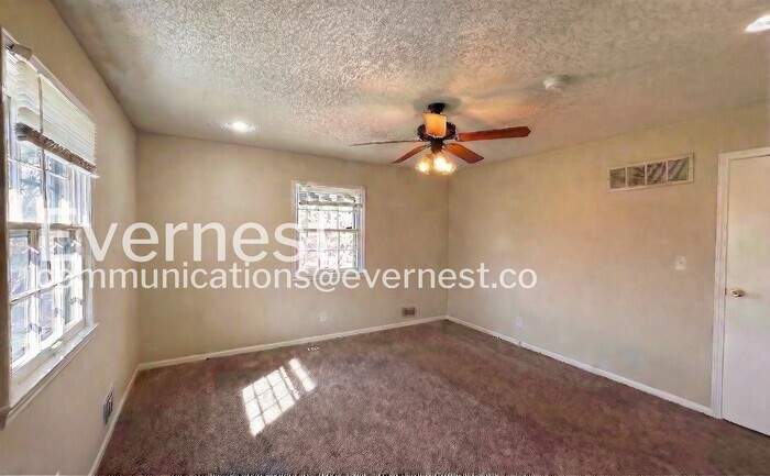 Building Photo - 13002 Crystal Ave