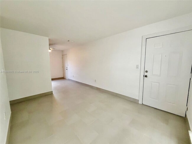 Building Photo - 1305 NW 4th St