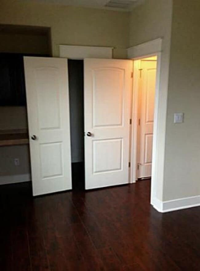 Building Photo - Two Homes 8 Bedrooms 6 Baths!