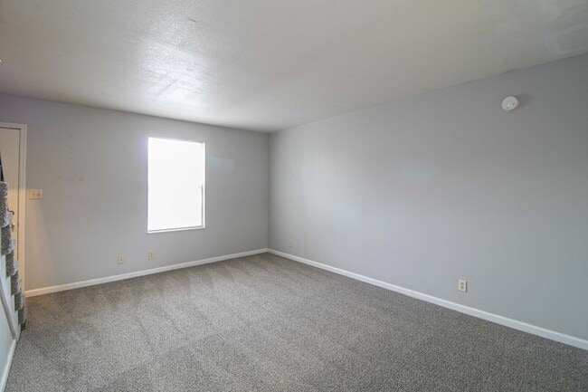 Building Photo - 363 Peabody Dr