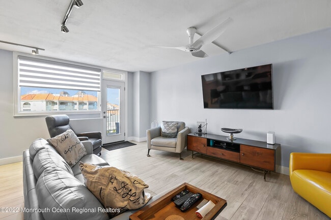 Building Photo - 675 Ocean Ave N