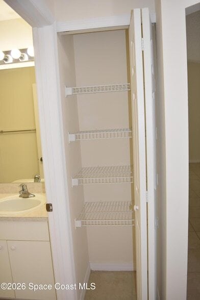 Building Photo - 247 High Rd NW